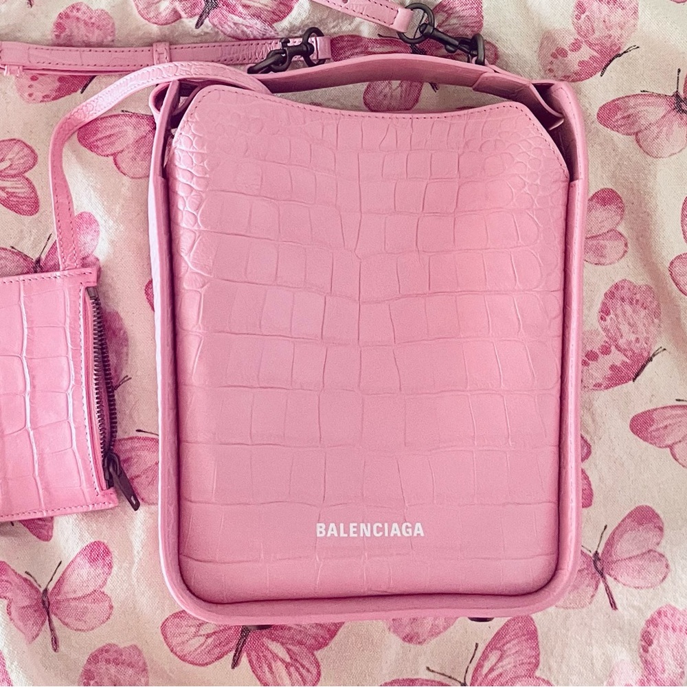 Balenciaga Pink Croc-Texture Crossbody Bag 🔥🔥🔥😍